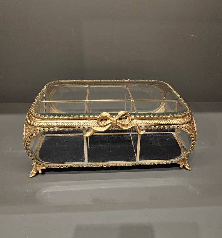 تی بگ برنجی ،ظرف پاپیونی، جهیزیه عروس ،کادویی برای عروس